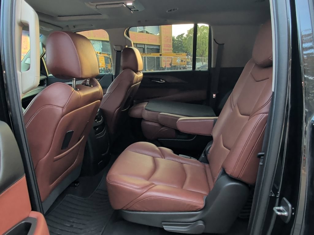 Used 2016 Cadillac Escalade ESV Luxury AWD/4WD image 12