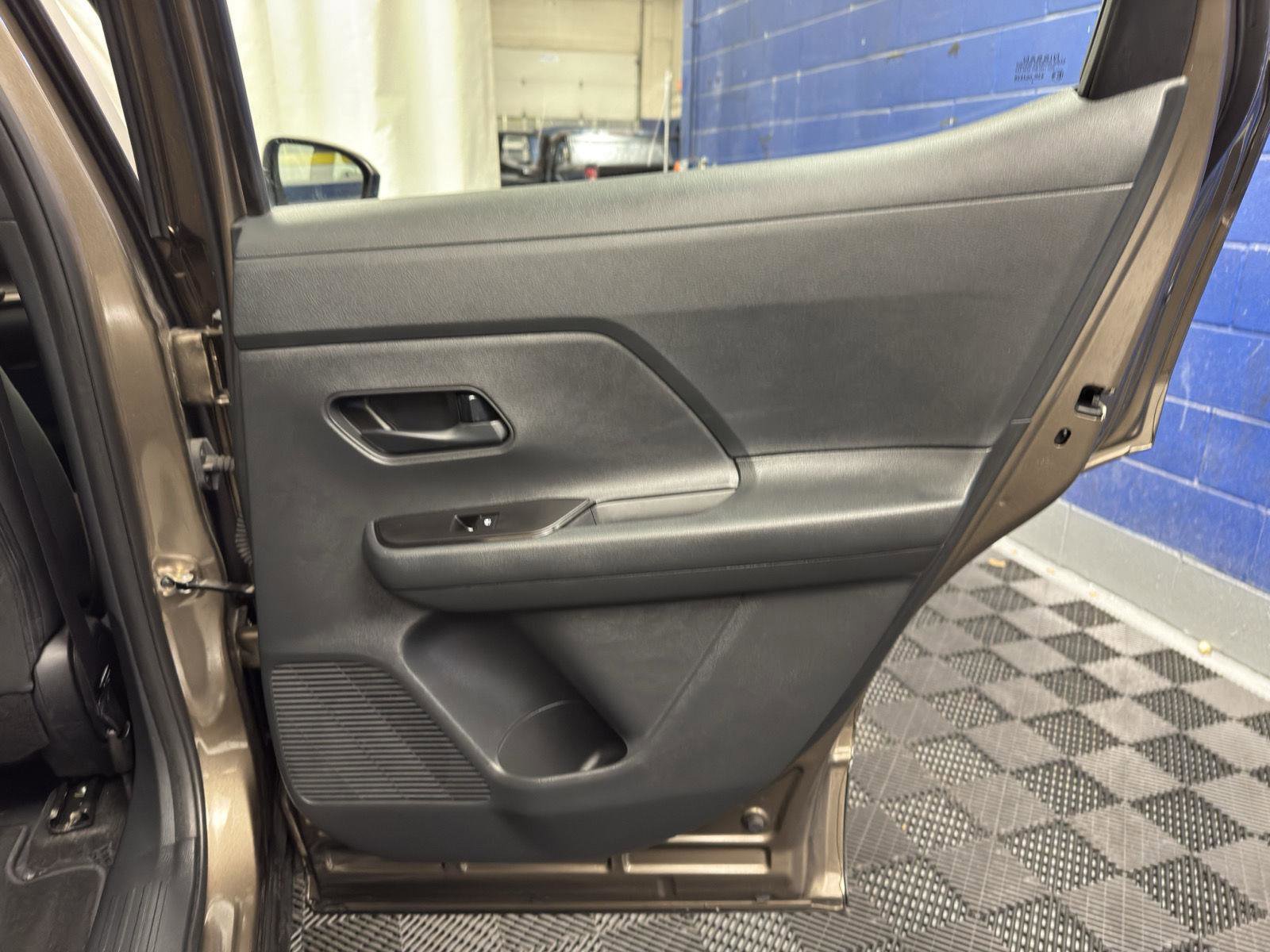 Used 2025 Nissan Kicks S AWD/4WD image 35