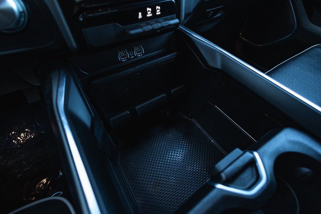 Used 2025 RAM 1500 Laramie image 24