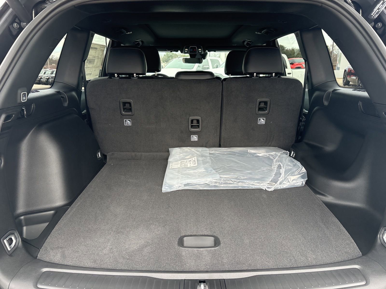 New 2025 Jeep Grand Cherokee Limited w/ Trailer Tow Package AWD/4WD image 14