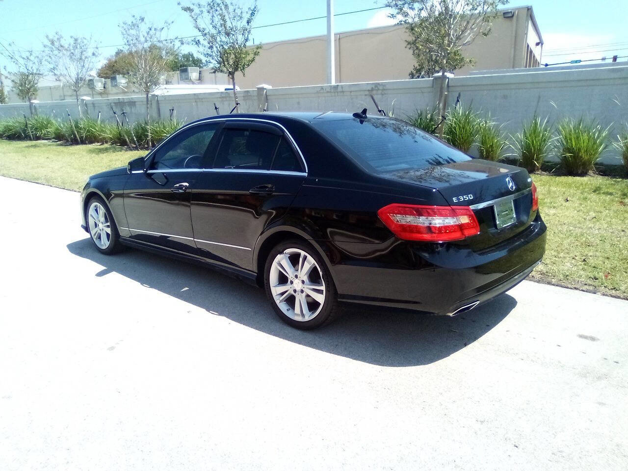 Used 2013 Mercedes-Benz E 350 4MATIC Sedan image 7