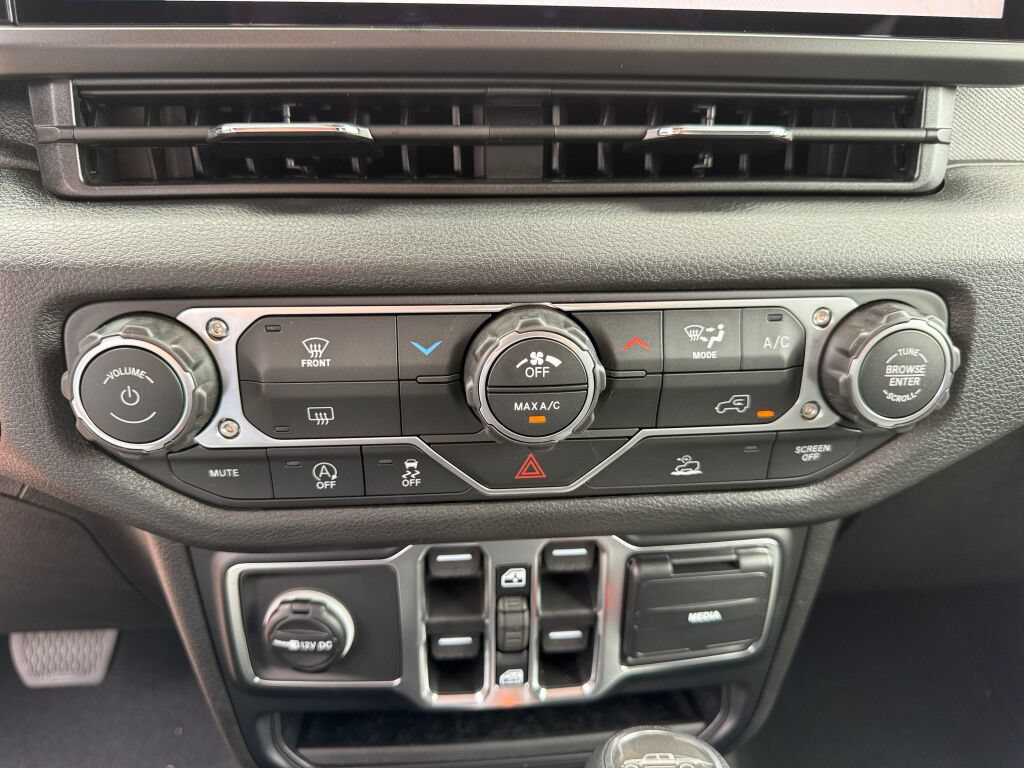 New 2026 Jeep Gladiator Sport AWD/4WD image 25