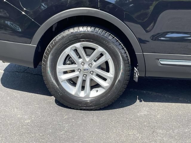 Used 2016 Ford Explorer XLT w/ Equipment Group 202A FWD image 35