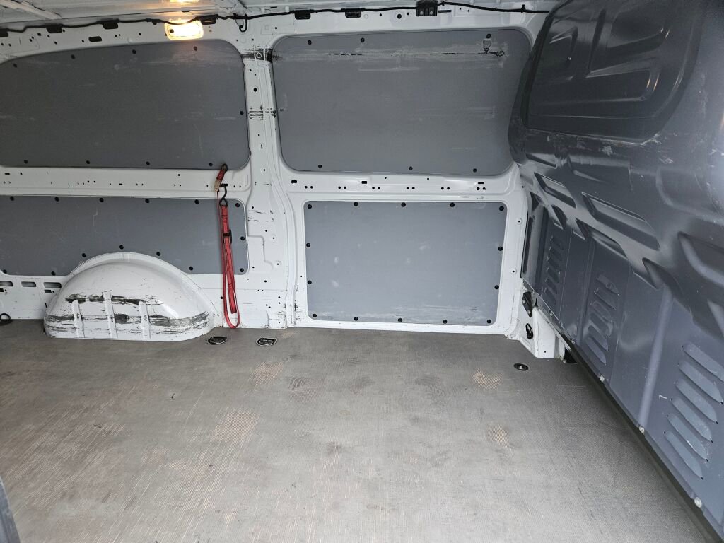 Used 2020 Mercedes-Benz Metris image 12