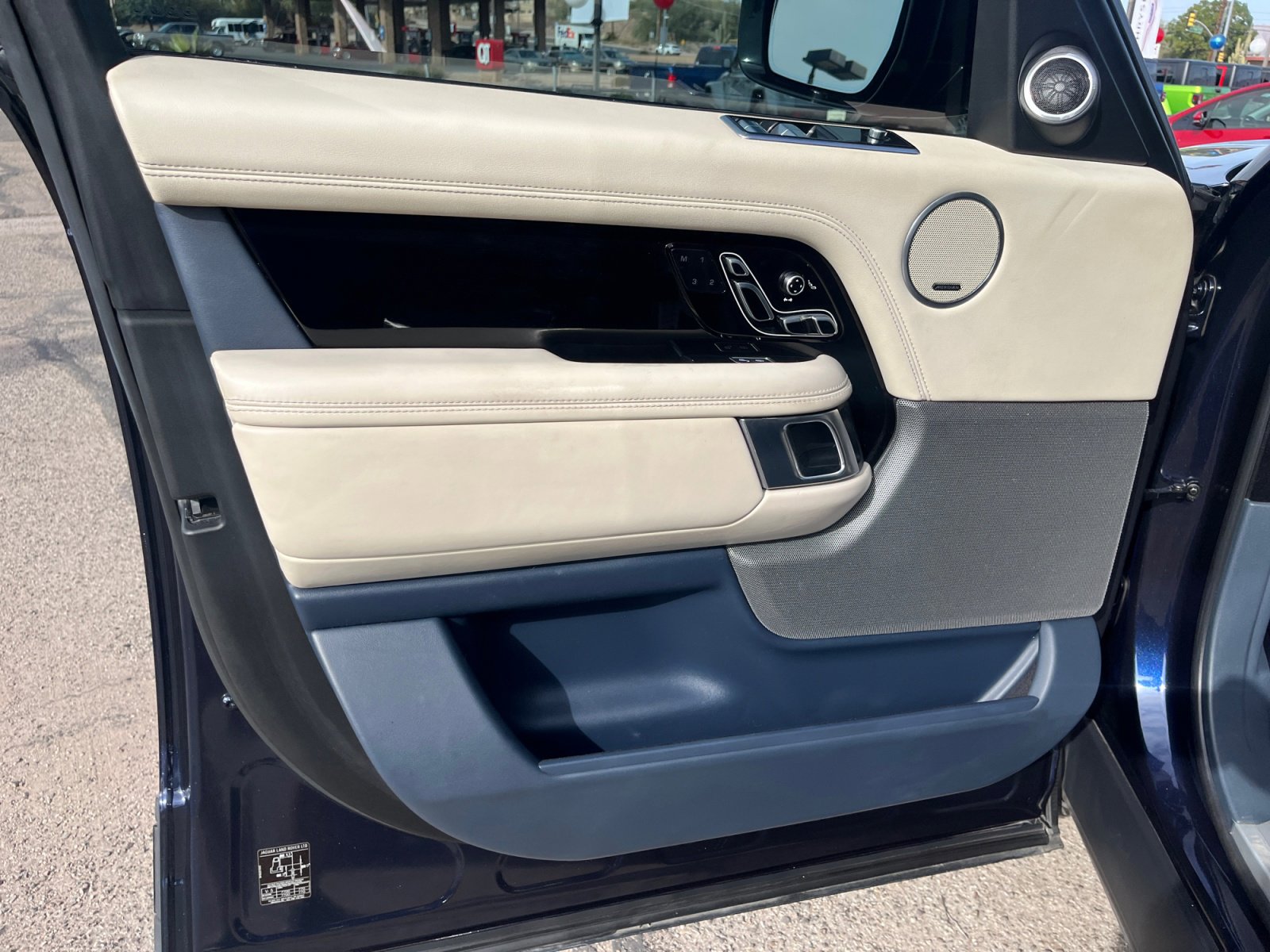 Used 2018 Land Rover Range Rover Long Wheelbase Supercharged image 13