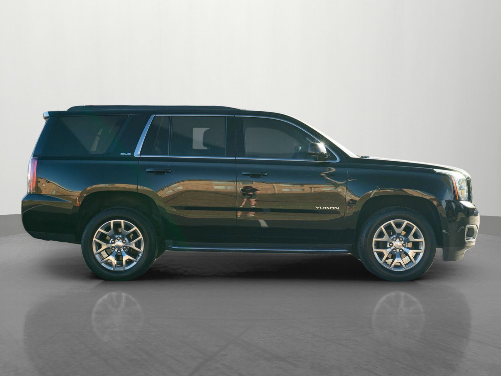 Used 2020 GMC Yukon SLE w/ SLE Value Package image 8