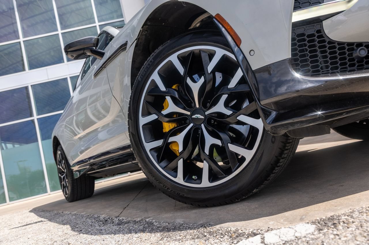 Used 2023 Aston Martin DBX 707 AWD/4WD image 3