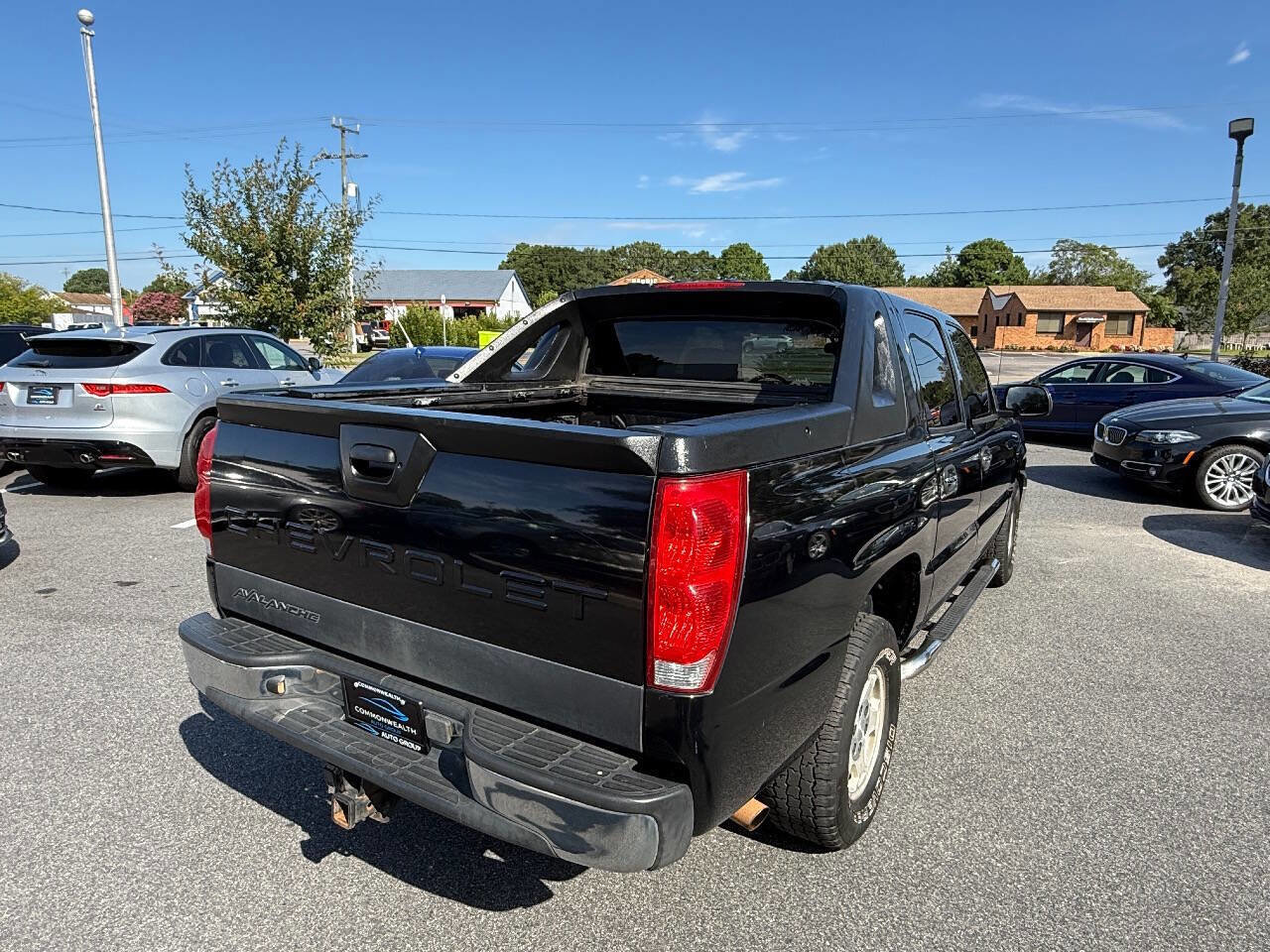 Used 2005 Chevrolet Avalanche LS w/ Chrome Exterior Package image 8
