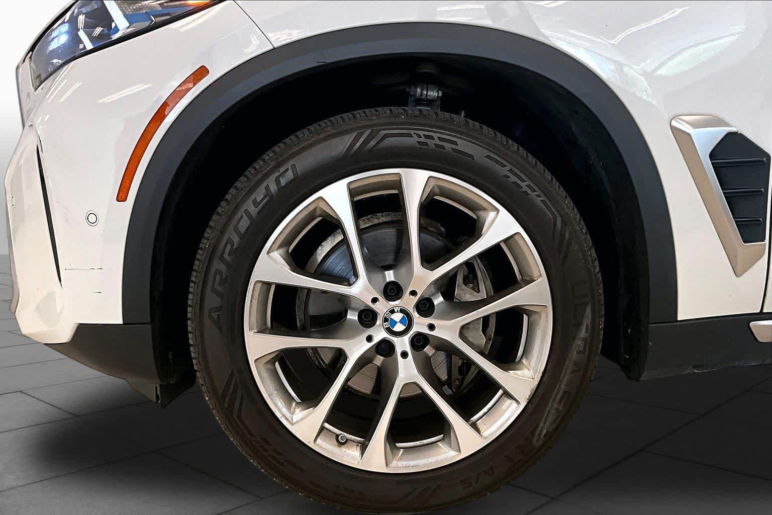 Used 2024 BMW X5 xDrive40i w/ Premium Package AWD/4WD image 10