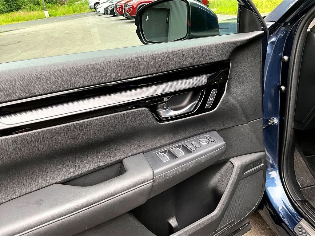 Used 2025 Honda CR-V EX-L image 10
