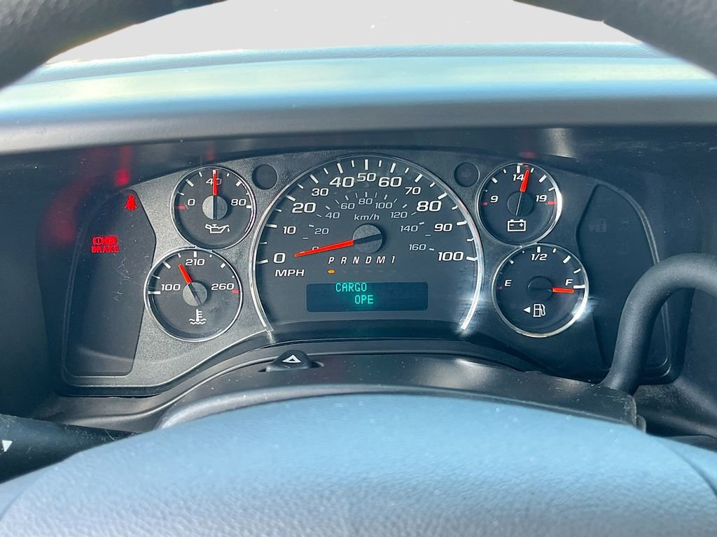 Used 2017 GMC Savana 2500 RWD image 12