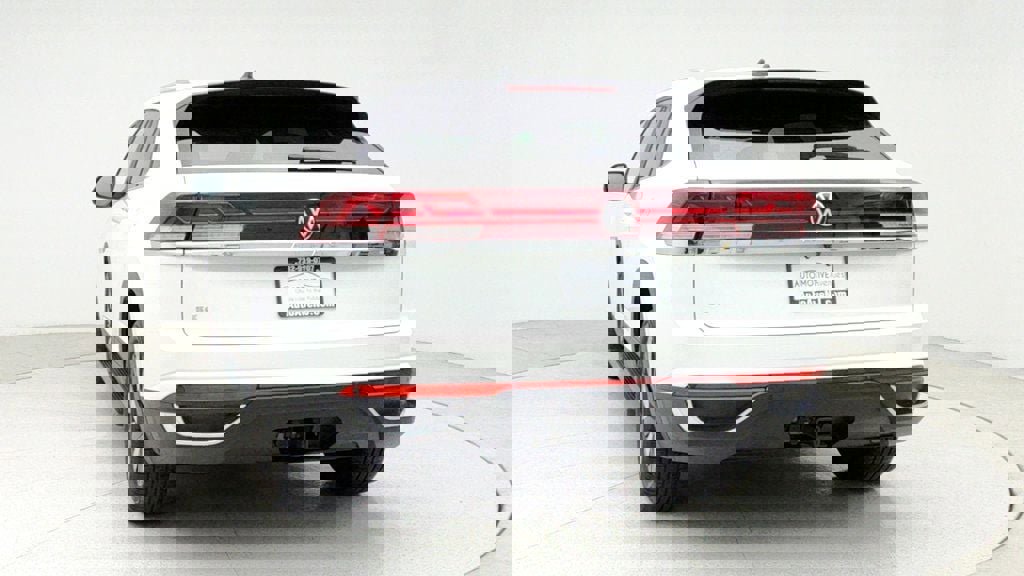 Used 2024 Volkswagen Atlas Cross Sport SE image 6