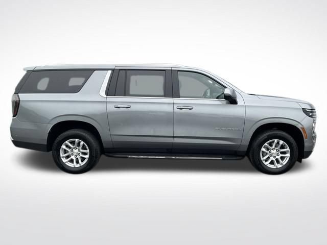 Used 2026 Chevrolet Suburban LT w/ Comfort Package AWD/4WD image 17