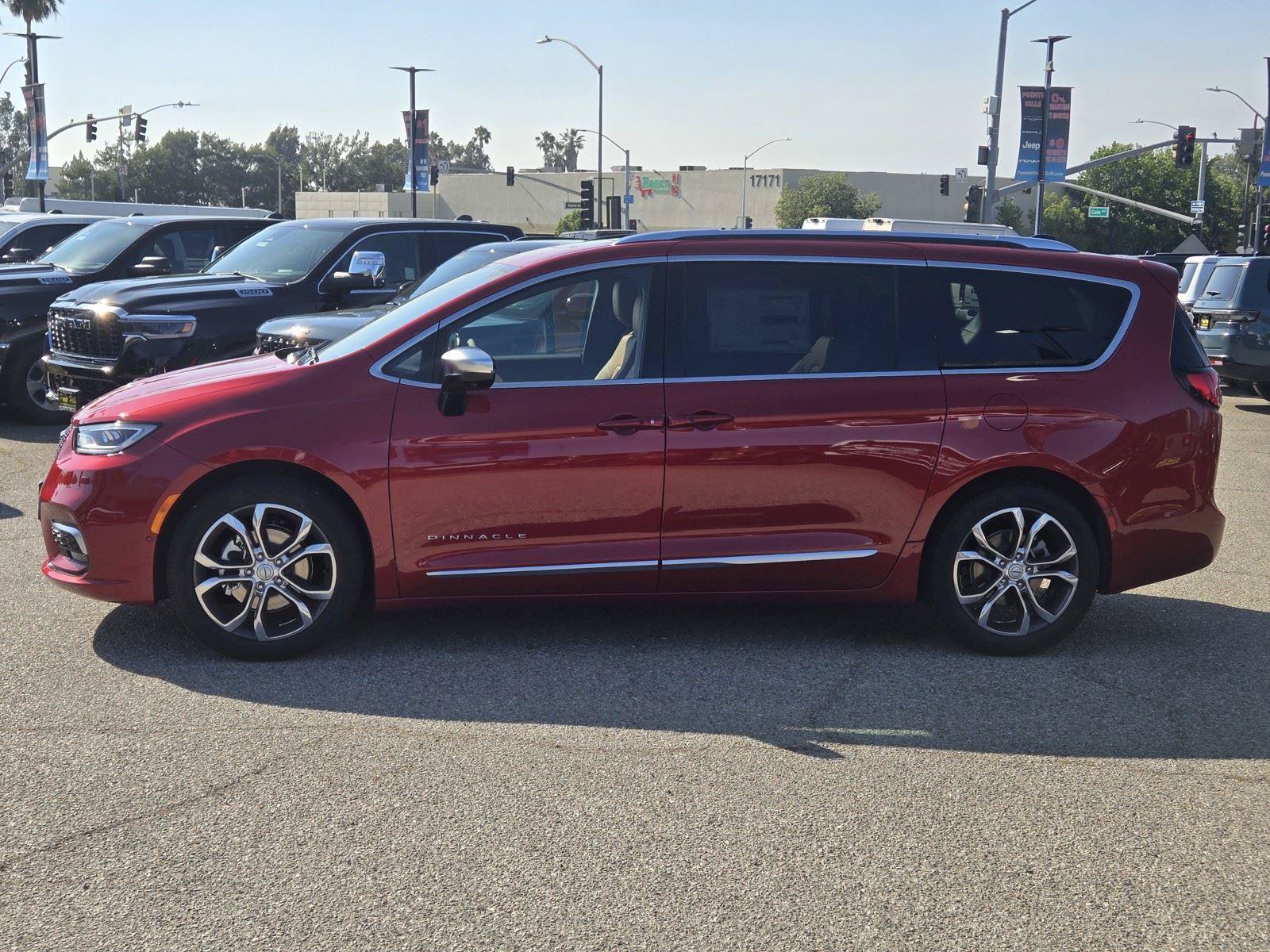 New 2026 Chrysler Pacifica Pinnacle FWD image 4
