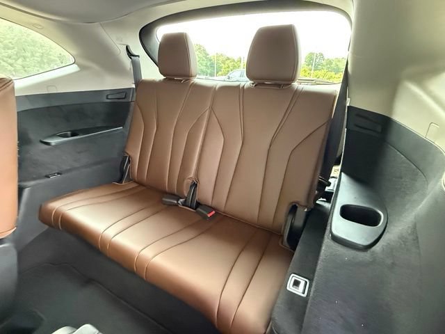 Used 2023 Acura MDX w/ Technology Package FWD image 16