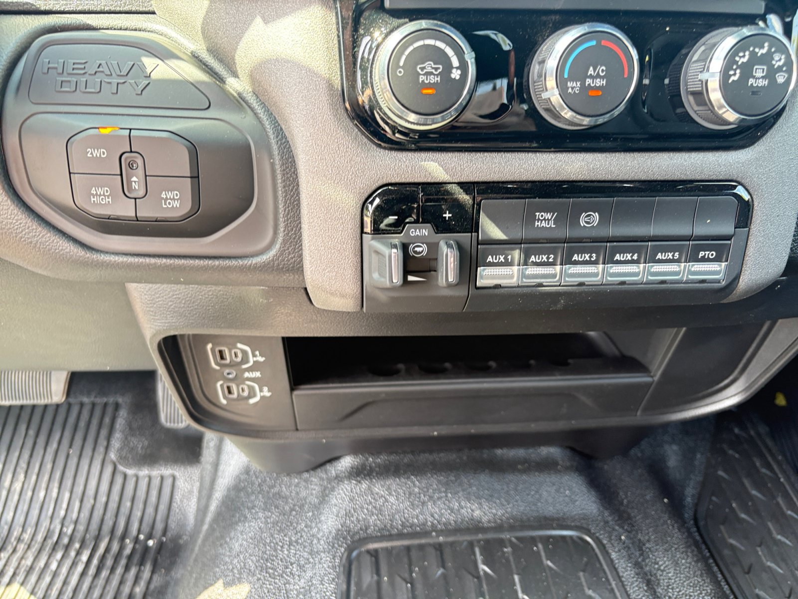 New 2026 RAM 3500 Tradesman w/ Chrome Appearance Group A AWD/4WD image 19