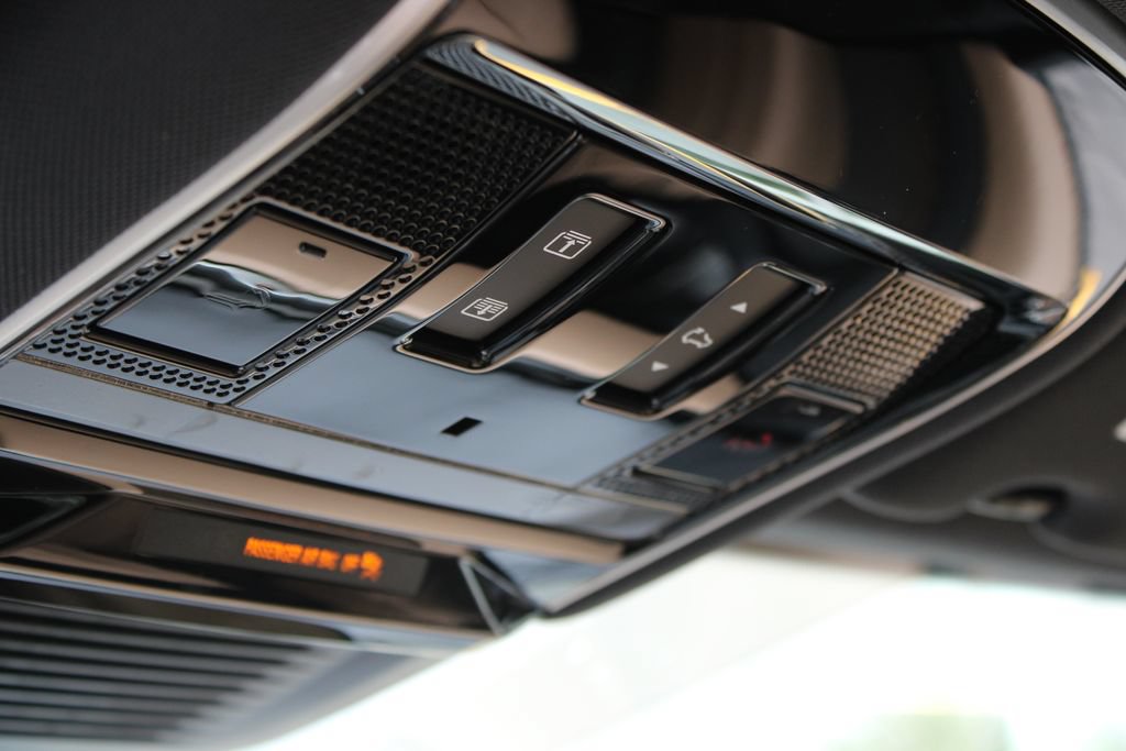 New 2026 Land Rover Range Rover Sport SE AWD/4WD image 18