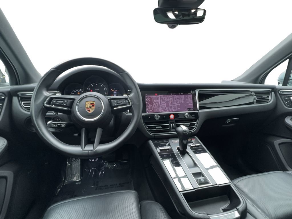 Used 2024 Porsche Macan AWD/4WD image 34