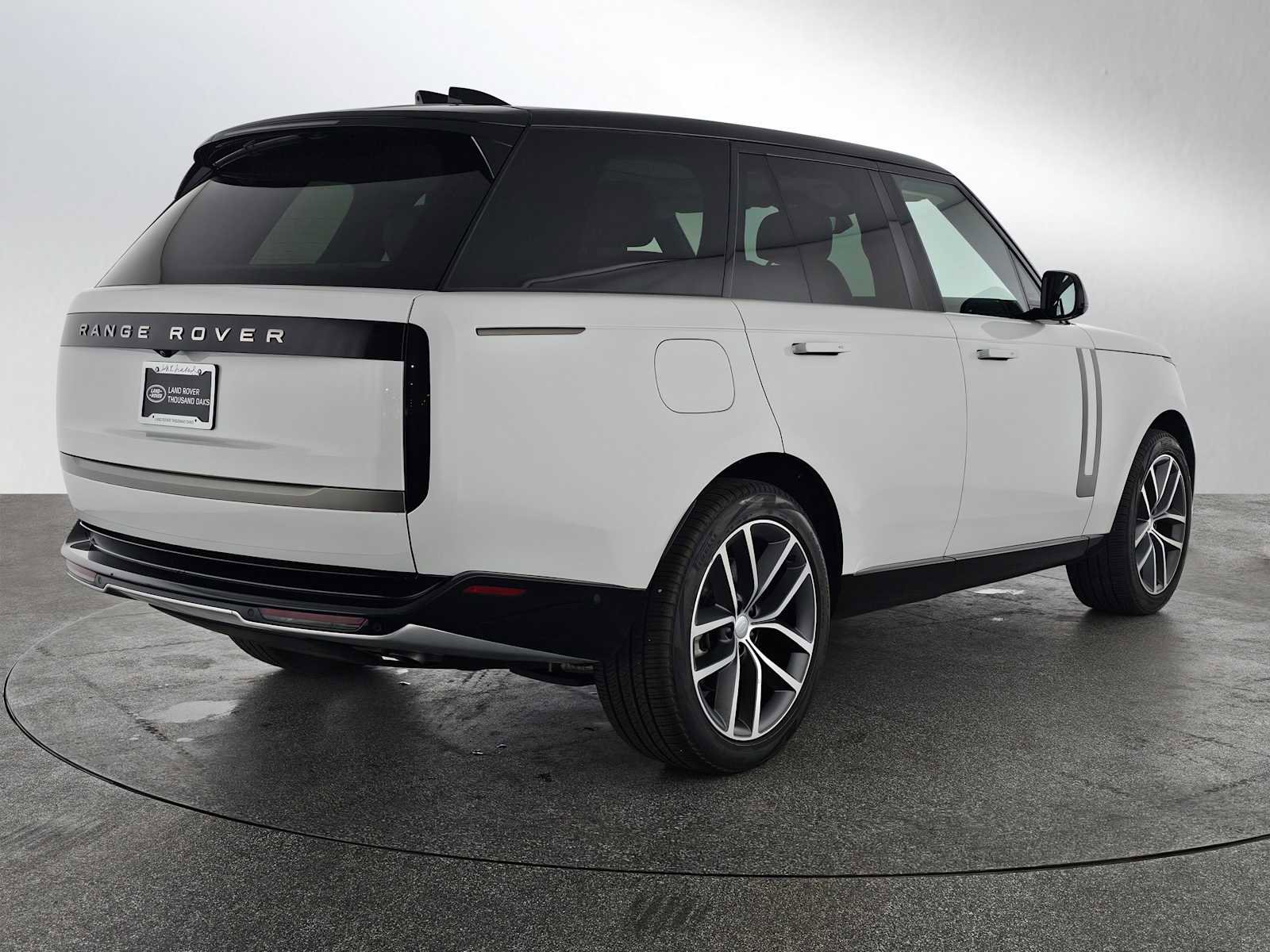 Used 2024 Land Rover Range Rover SE AWD/4WD image 5