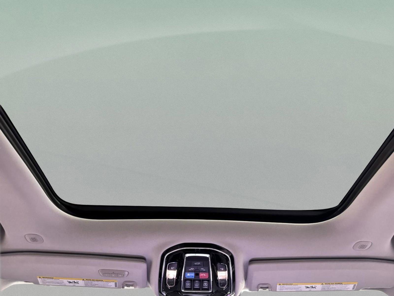 Used 2022 Jeep Grand Cherokee Overland w/ Advanced Protech Group III image 12