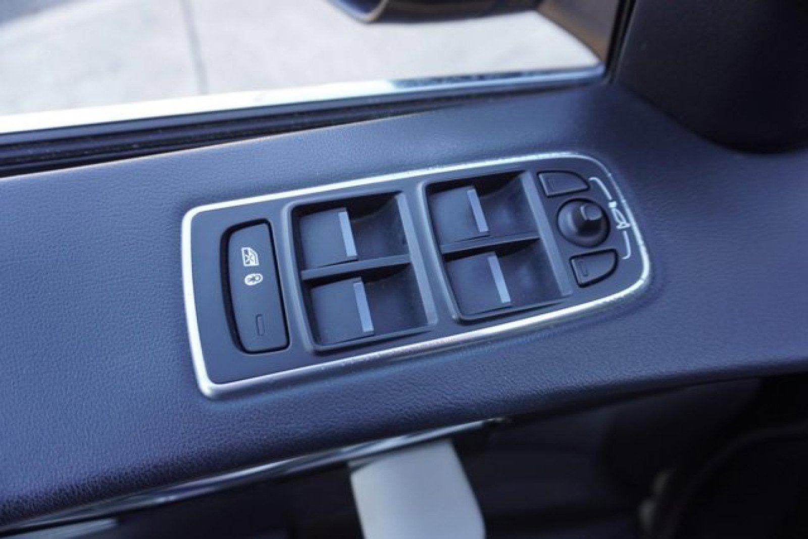 Used 2018 Jaguar F-PACE Prestige image 21