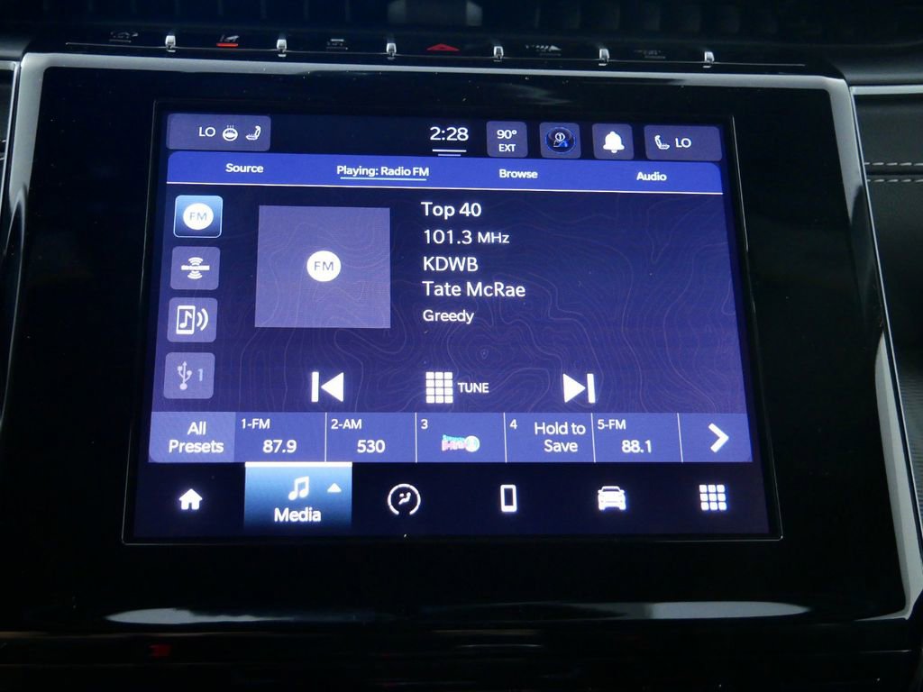 Certified 2024 Jeep Grand Cherokee Laredo w/ Luxury Tech Group I image 42