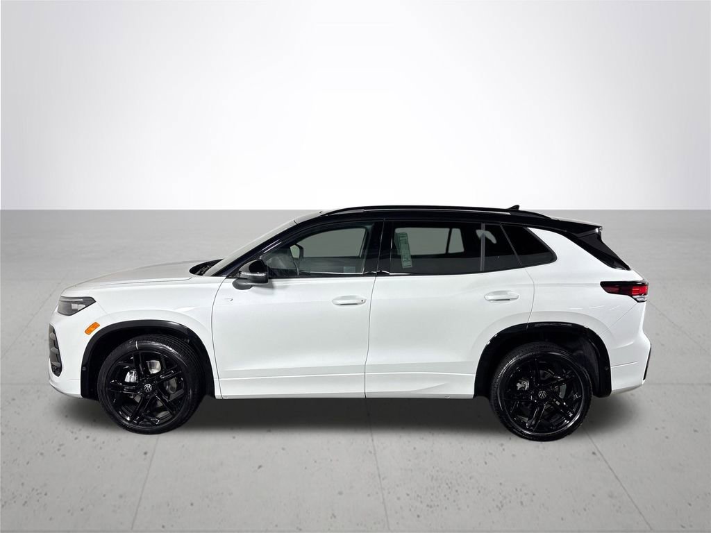 New 2025 Volkswagen Tiguan SE R-Line image 9