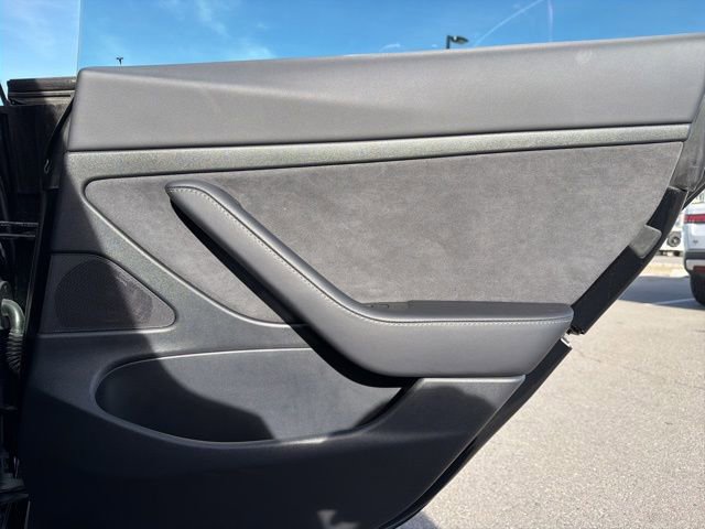 Used 2020 Tesla Model 3 Standard Range Plus image 12