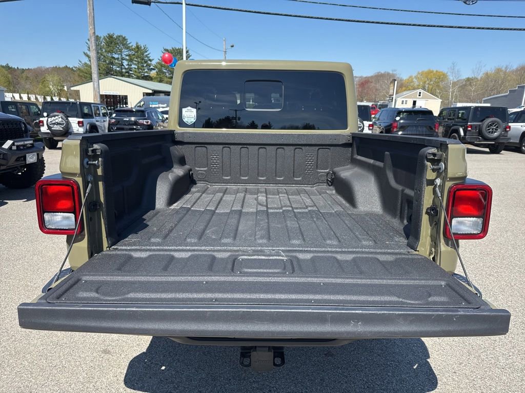 Used 2025 Jeep Gladiator Sport AWD/4WD image 23