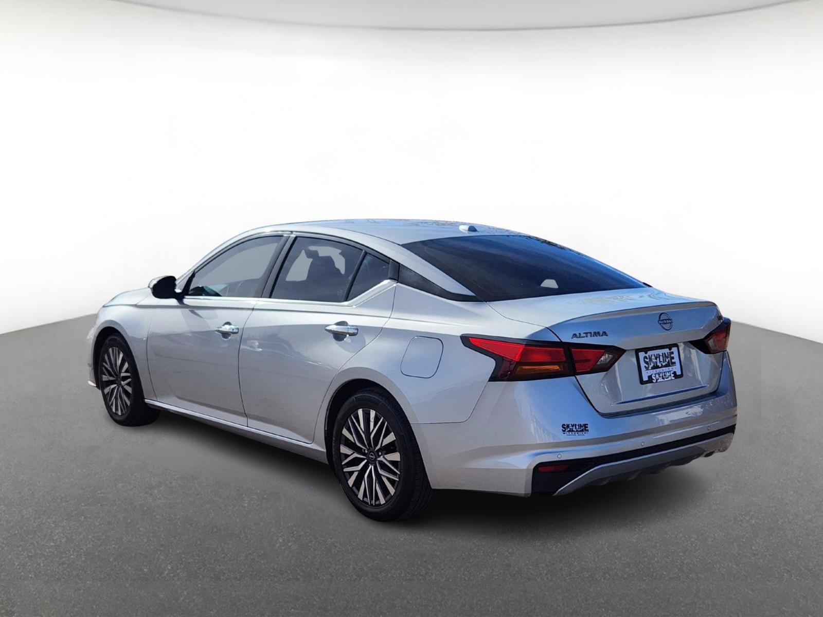 Used 2023 Nissan Altima 2.5 SV FWD image 4