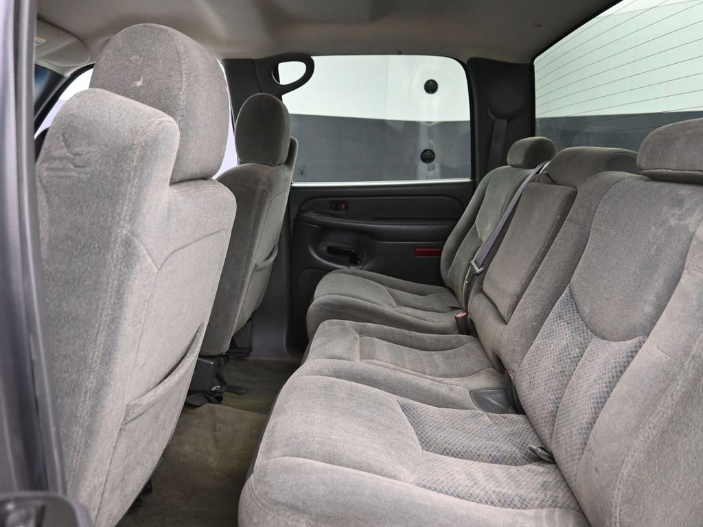 Used 2005 Chevrolet Silverado 2500 LS w/ Heavy-Duty Power Package image 9