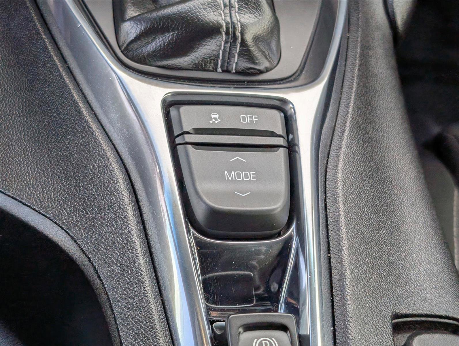 Used 2019 Chevrolet Camaro LS image 23