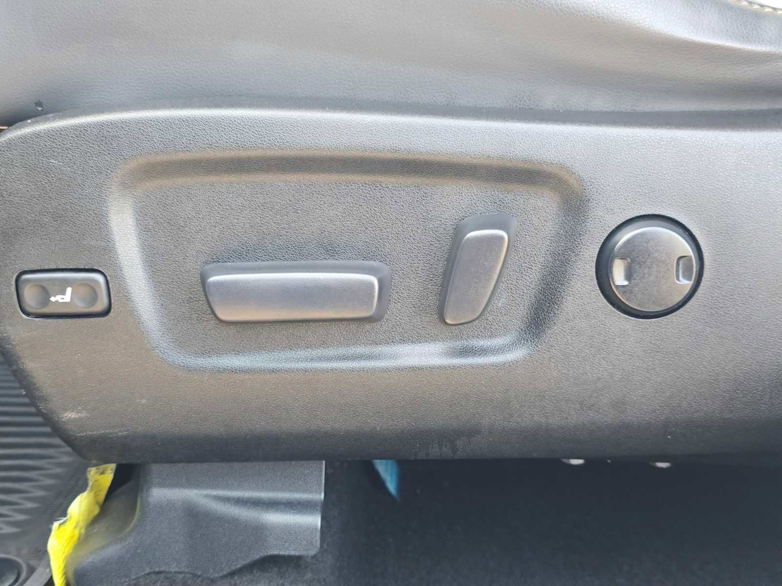 Used 2018 Toyota Highlander XLE image 25