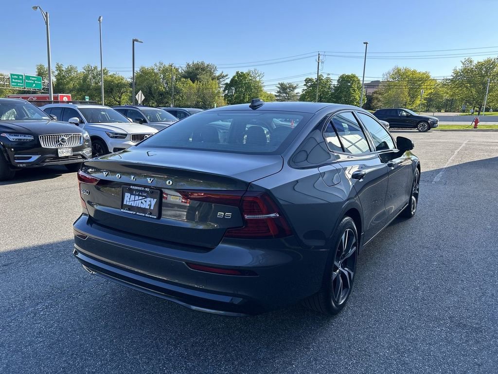 Used 2025 Volvo S60 B5 Core FWD image 8