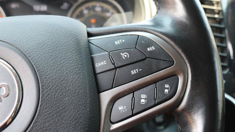 Used 2021 Jeep Cherokee Limited w/ Elite Package AWD/4WD image 10