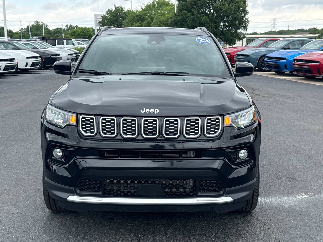 Used 2025 Jeep Compass Limited w/ Sun & Sound Group AWD/4WD image 8