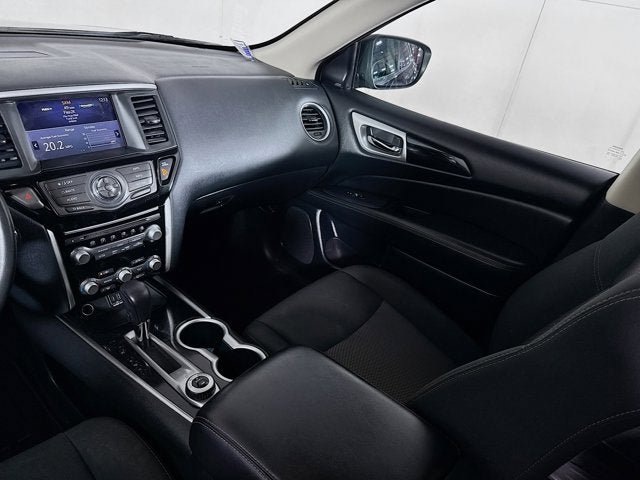 Certified 2020 Nissan Pathfinder SV image 18