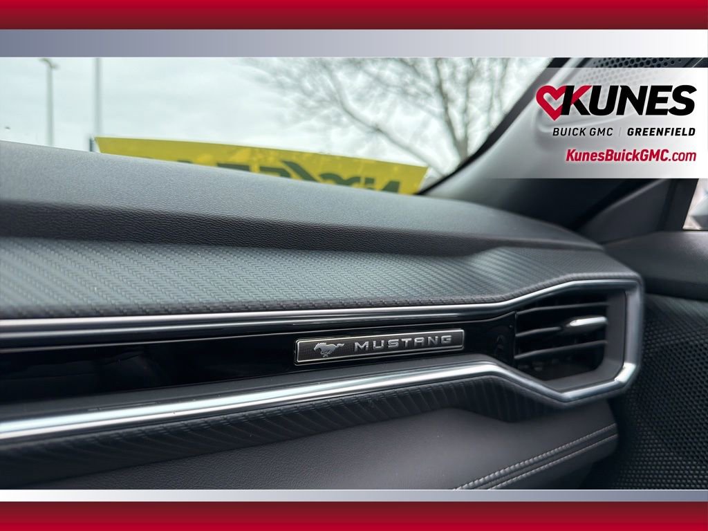 Used 2025 Ford Mustang GT Premium image 31