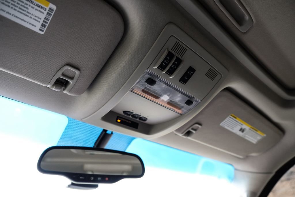 Used 2013 Cadillac Escalade Platinum AWD/4WD image 37