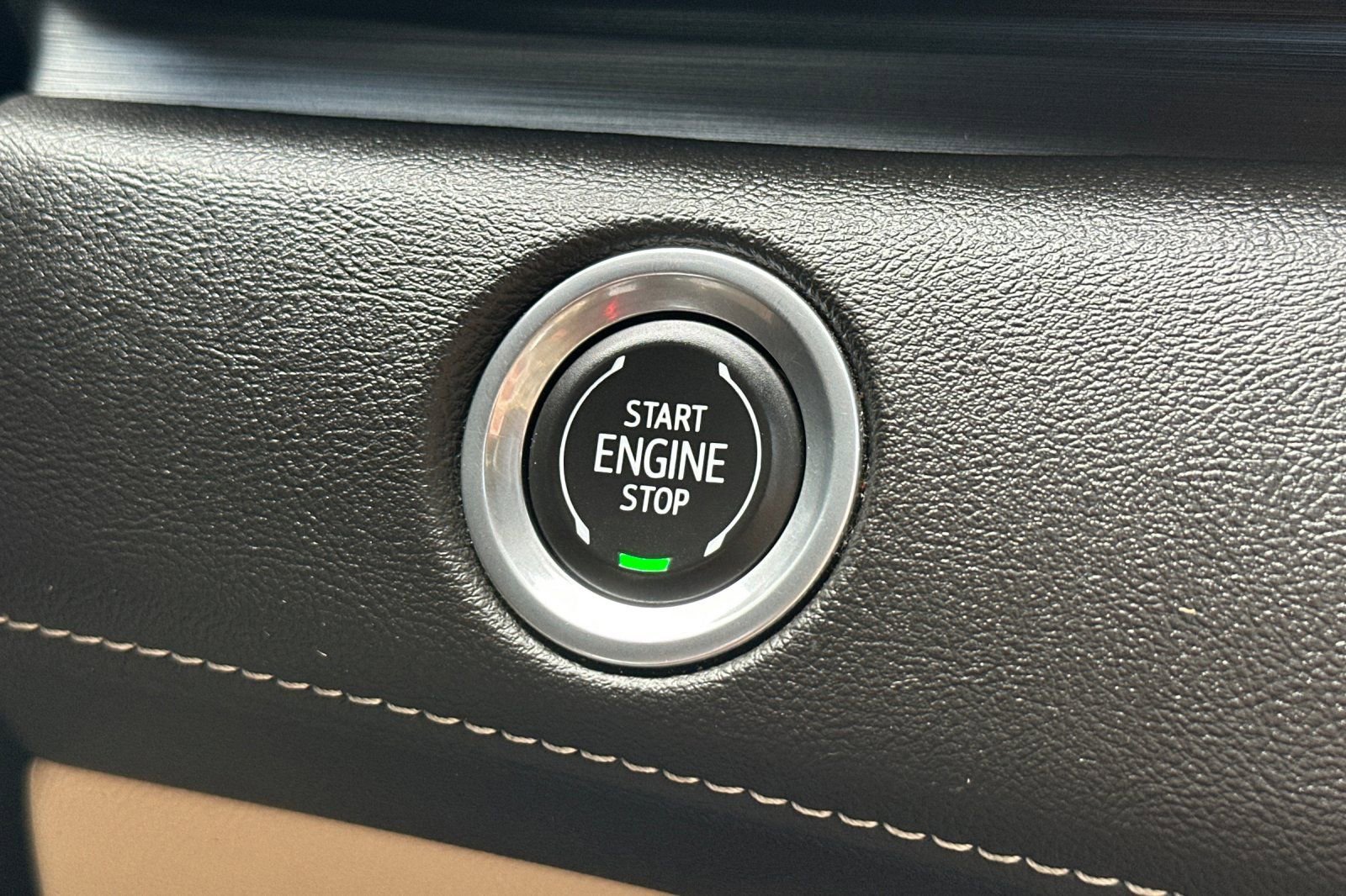 Certified 2023 Cadillac Escalade Premium Luxury w/ Performance Package image 31