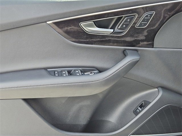 Used 2023 Audi Q7 3.0T Prestige image 23