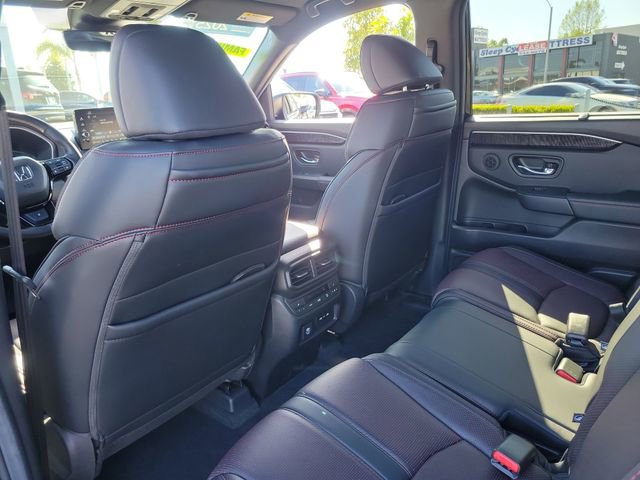 Certified 2025 Honda Pilot Black Edition image 15