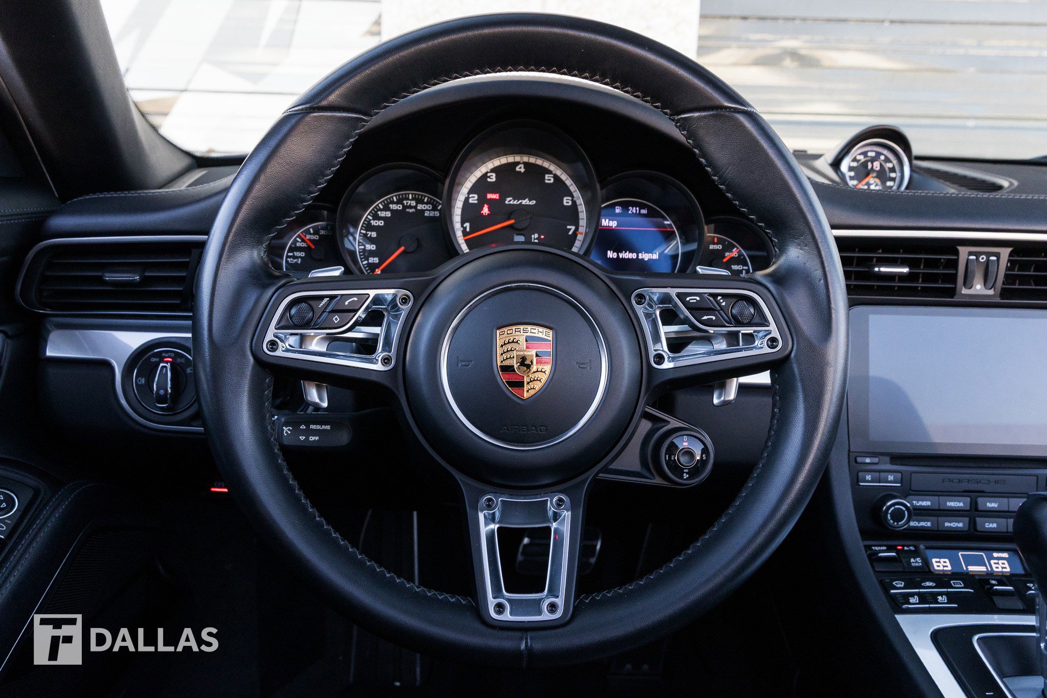 Used 2018 Porsche 911 Turbo image 27