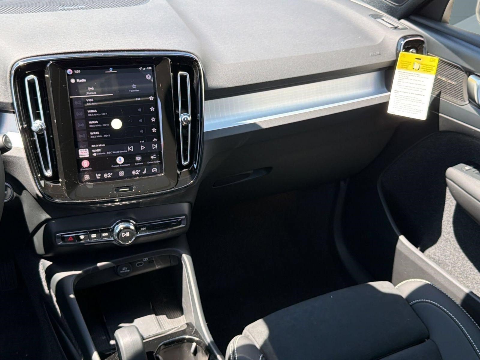 New 2026 Volvo XC40 B5 Ultra w/ Climate Package AWD/4WD image 27