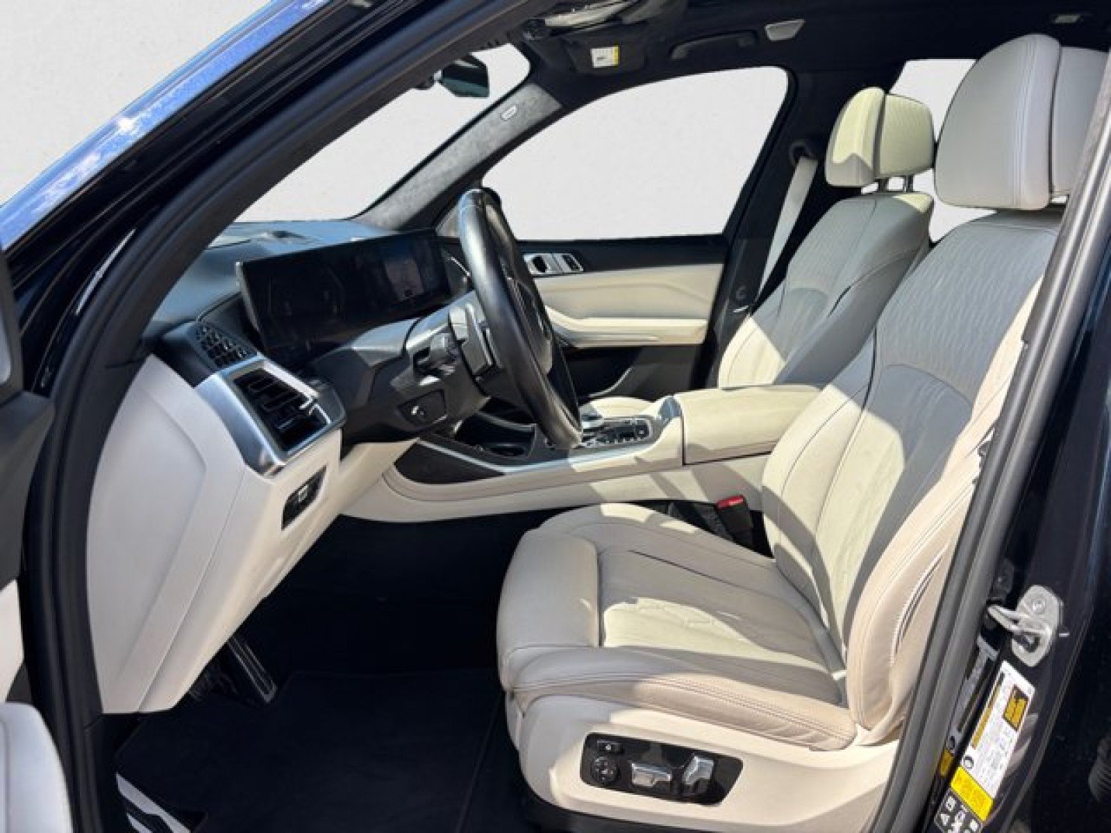 Used 2023 BMW X7 xDrive40i w/ Executive Package AWD/4WD image 10