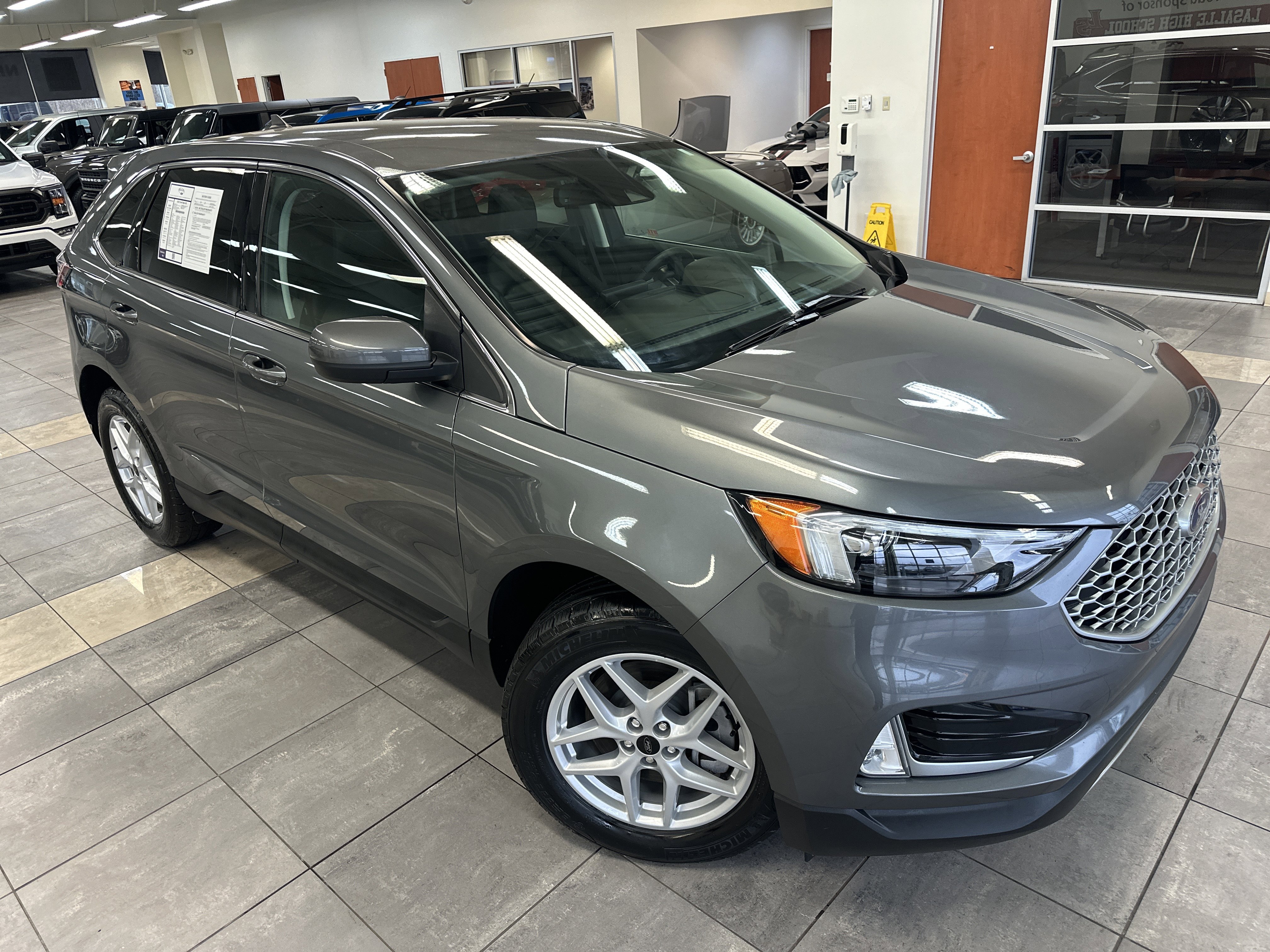 Used 2023 Ford Edge SEL w/ Convenience Package image 10