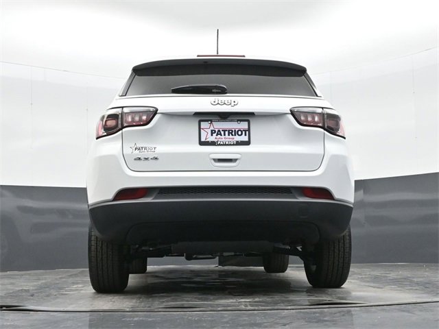 Used 2025 Jeep Compass Sport image 37