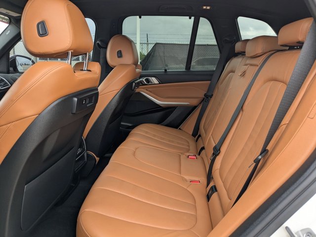 Used 2022 BMW X5 sDrive40i w/ Premium Package image 18
