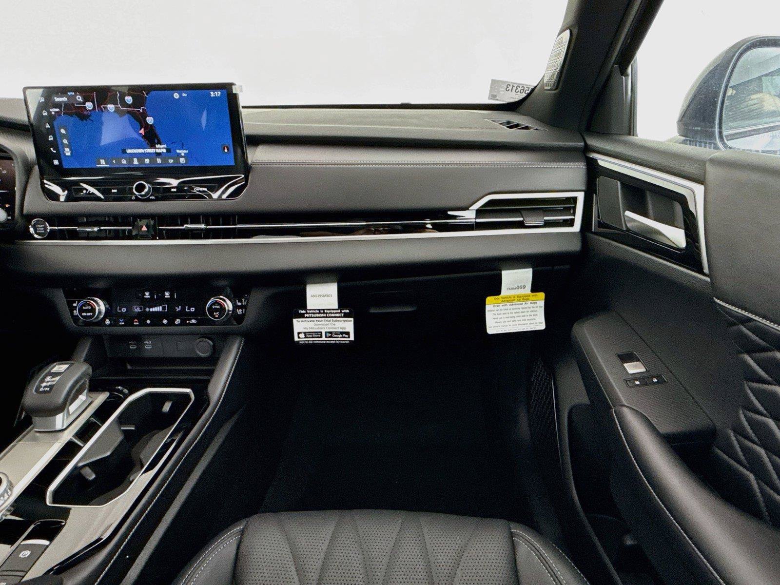 New 2026 Mitsubishi Outlander SEL FWD image 32