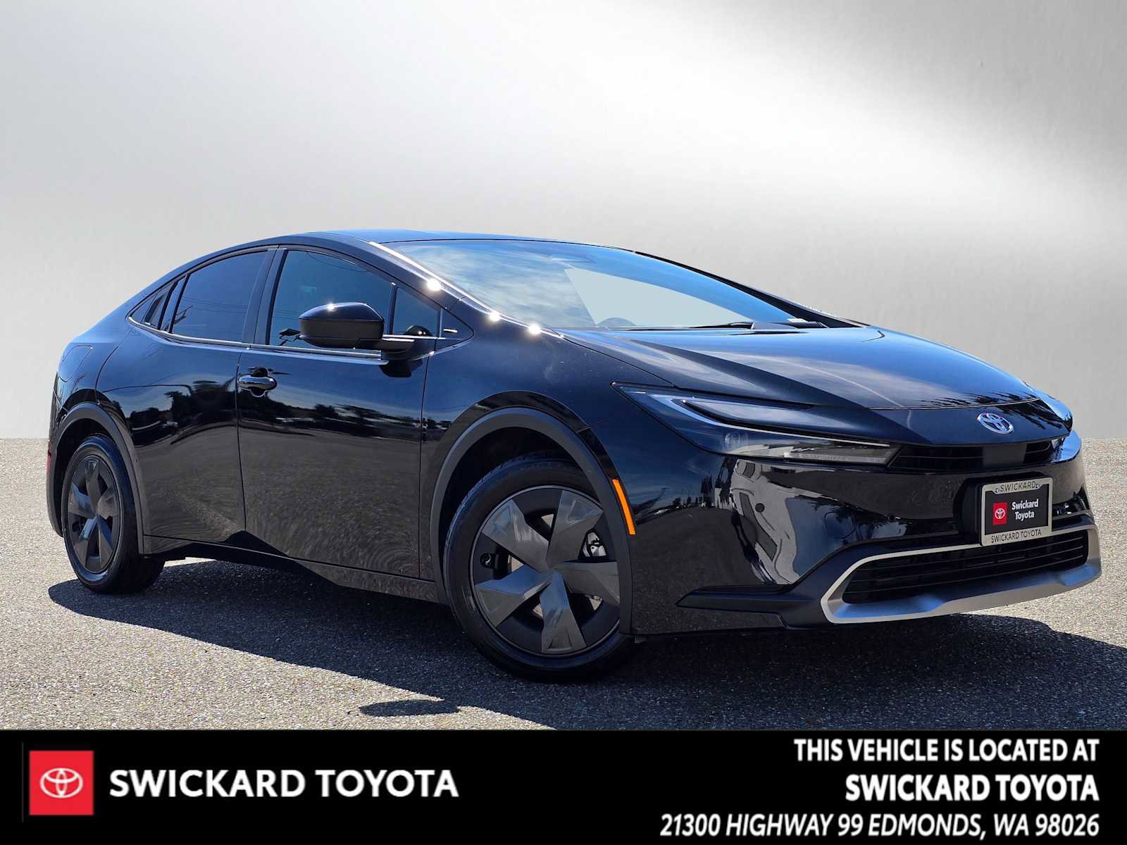 Used 2026 Toyota Prius Plug-In Hybrid FWD image 1